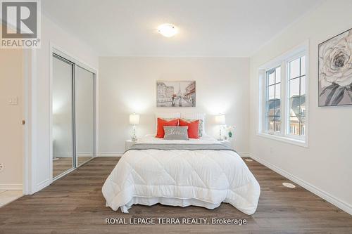 199 Royal Northern Path, Oshawa, ON - Indoor Photo Showing Bedroom