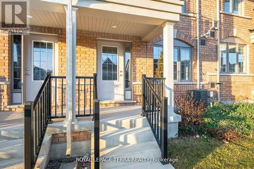 199 Royal Northern Path, Oshawa, ON - Outdoor