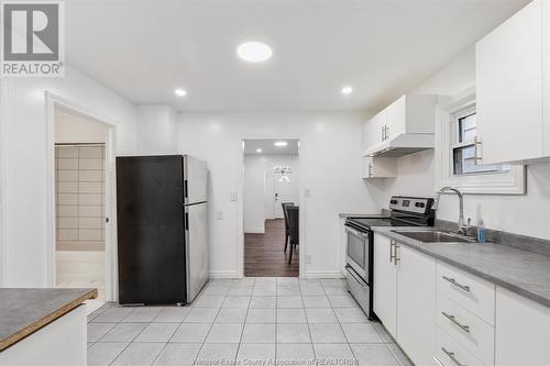 375 Bridge, Windsor, ON - Indoor Photo Showing Kitchen