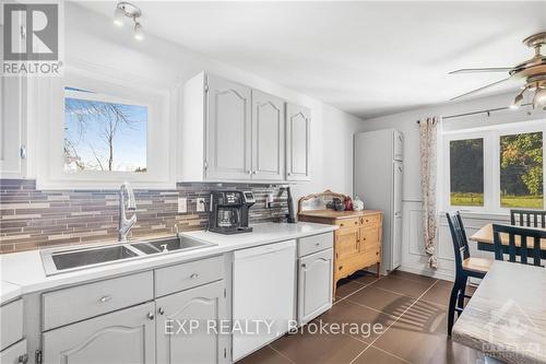 1375 County 18 Road, Prescott And Russell, ON - Indoor Photo Showing Kitchen With Double Sink