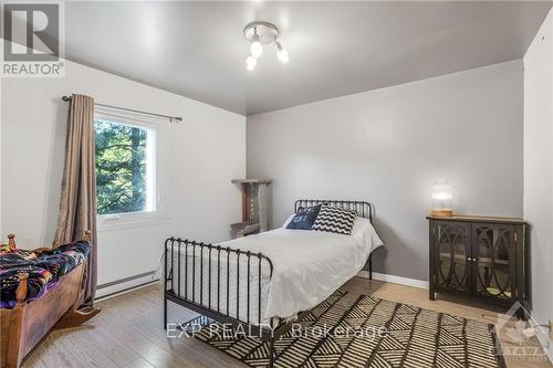 1375 County 18 Road, Prescott And Russell, ON - Indoor Photo Showing Bedroom