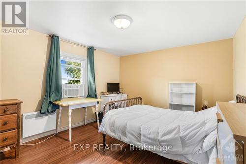 1375 County 18 Road, Prescott And Russell, ON - Indoor Photo Showing Bedroom