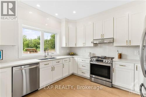 20379 Eigg Road, North Glengarry, ON - Indoor Photo Showing Kitchen With Double Sink With Upgraded Kitchen