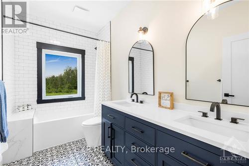 20379 Eigg Road, North Glengarry, ON - Indoor Photo Showing Bathroom