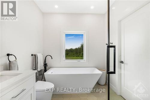 20379 Eigg Road, North Glengarry, ON - Indoor Photo Showing Bathroom