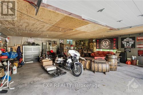 17372 Cameron Road, South Stormont, ON - Indoor Photo Showing Garage