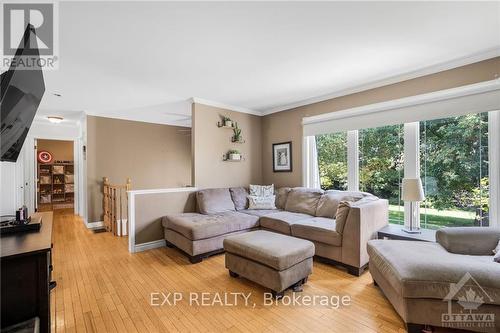 3785 34, Champlain, ON - Indoor Photo Showing Living Room