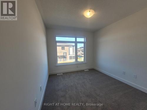 2nd Bedroom - 32 Overberg Way, Kanata (9010 - Kanata - Emerald Meadows/Trailwest), ON - Indoor Photo Showing Other Room