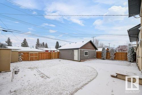 9407 74 St Nw, Edmonton, AB - Outdoor