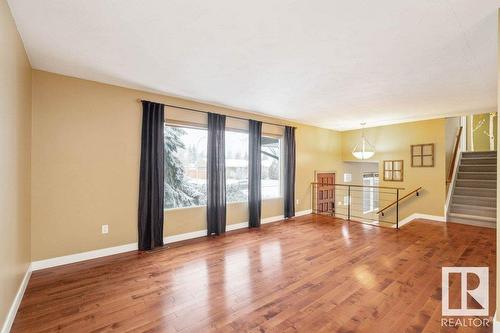 9407 74 St Nw, Edmonton, AB - Indoor Photo Showing Other Room