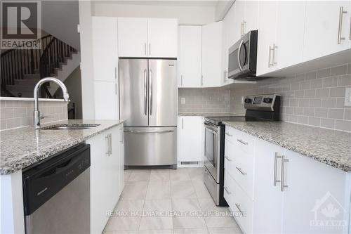 223 Overberg Way, Ottawa, ON - Indoor Photo Showing Kitchen With Upgraded Kitchen