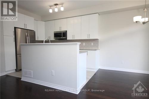 223 Overberg Way, Ottawa, ON - Indoor Photo Showing Kitchen