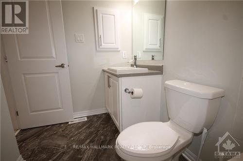 223 Overberg Way, Ottawa, ON - Indoor Photo Showing Bathroom