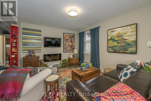 1467 Mclarenwood Terrace, London, ON - Indoor Photo Showing Living Room With Fireplace