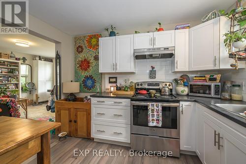 1467 Mclarenwood Terrace, London, ON - Indoor Photo Showing Kitchen