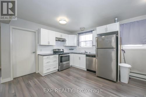 1467 Mclarenwood Terrace, London, ON - Indoor Photo Showing Kitchen With Double Sink