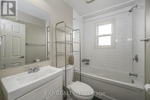 1467 Mclarenwood Terrace, London, ON - Indoor Photo Showing Bathroom