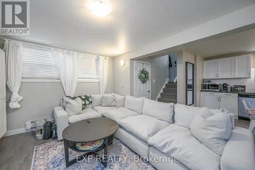 1467 Mclarenwood Terrace, London, ON - Indoor Photo Showing Living Room