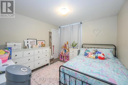 1467 Mclarenwood Terrace, London, ON - Indoor Photo Showing Bedroom