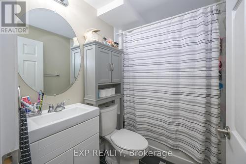 1467 Mclarenwood Terrace, London, ON - Indoor Photo Showing Bathroom