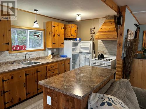 1 Murray Pond, Howley, NL - Indoor Photo Showing Kitchen