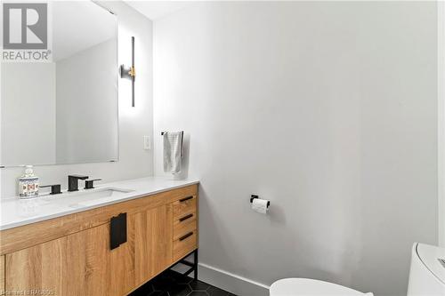 Beautiful finishes - 595 11Th Avenue, Hanover, ON - Indoor Photo Showing Bathroom