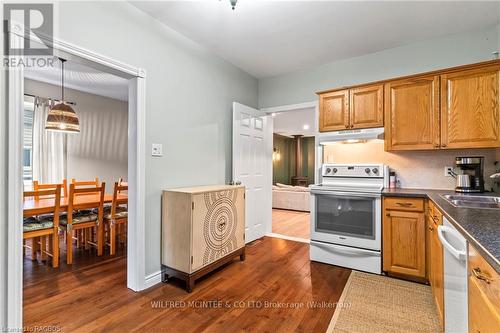 595 11Th Avenue, Hanover, ON - Indoor Photo Showing Kitchen With Double Sink