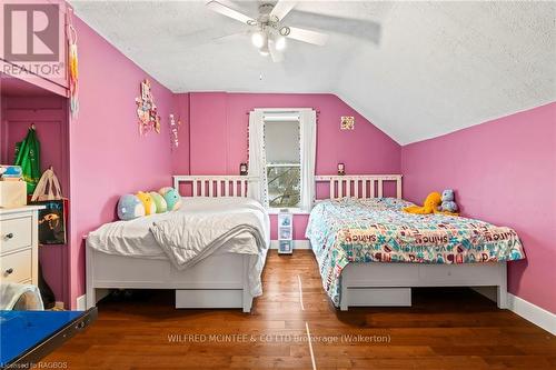 595 11Th Avenue, Hanover, ON - Indoor Photo Showing Bedroom