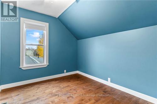 595 11Th Avenue, Hanover, ON - Indoor Photo Showing Other Room