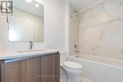 306 - 395 Dundas Street W, Oakville, ON - Indoor Photo Showing Bathroom