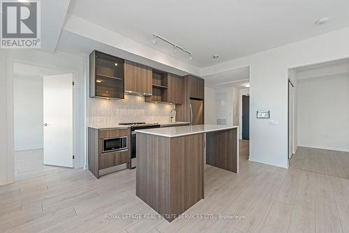 306 - 395 Dundas Street W, Oakville, ON - Indoor Photo Showing Kitchen