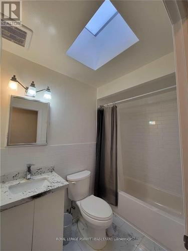 2 - 3503A Lake Shore Boulevard W, Toronto, ON - Indoor Photo Showing Bathroom