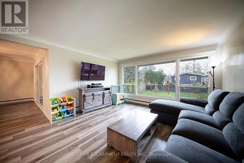 37 Allwood Street, Brantford, ON - Indoor Photo Showing Living Room