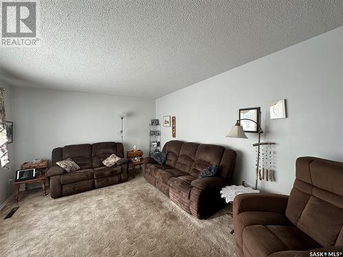 11 King Crescent, Humboldt, SK - Indoor Photo Showing Living Room