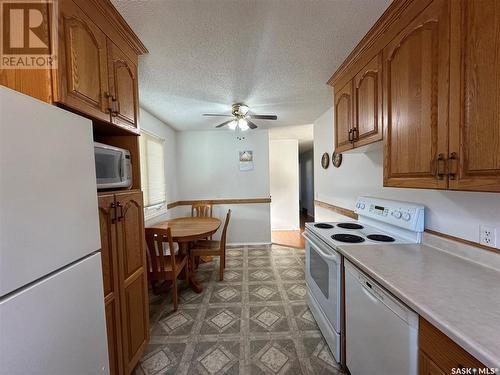 11 King Crescent, Humboldt, SK - Indoor Photo Showing Kitchen