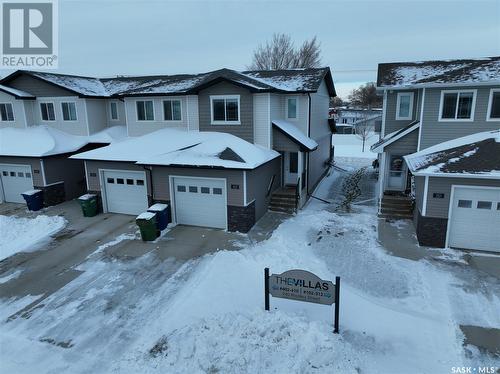 402 940 Bradley Street, Moose Jaw, SK - Outdoor With Facade