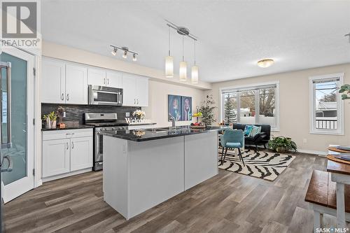 402 940 Bradley Street, Moose Jaw, SK - Indoor Photo Showing Kitchen