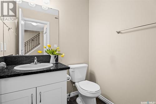 402 940 Bradley Street, Moose Jaw, SK - Indoor Photo Showing Bathroom