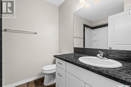 402 940 Bradley Street, Moose Jaw, SK - Indoor Photo Showing Bathroom