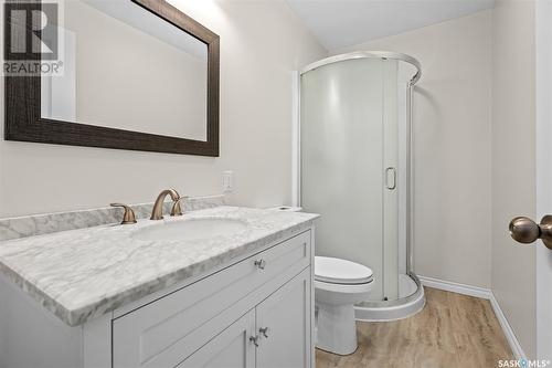 402 940 Bradley Street, Moose Jaw, SK - Indoor Photo Showing Bathroom