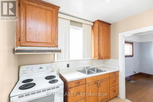 69 Griffith Street, Welland, ON - Indoor Photo Showing Kitchen With Double Sink