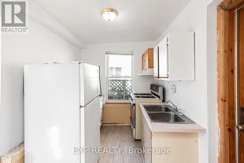 69 Griffith Street, Welland, ON - Indoor Photo Showing Kitchen With Double Sink