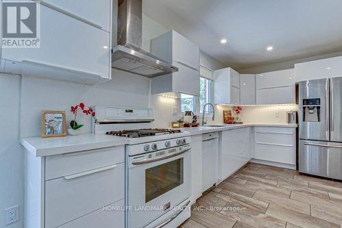 7 Meridene Crescent E, London, ON - Indoor Photo Showing Kitchen