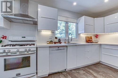 7 Meridene Crescent E, London, ON - Indoor Photo Showing Kitchen