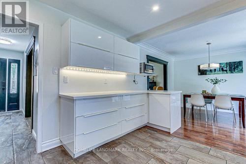 7 Meridene Crescent E, London, ON - Indoor Photo Showing Kitchen