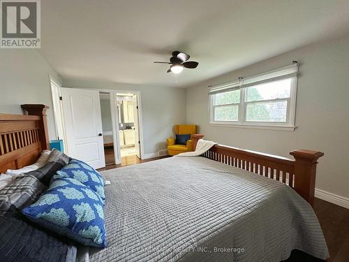 7 Meridene Crescent E, London, ON - Indoor Photo Showing Bedroom