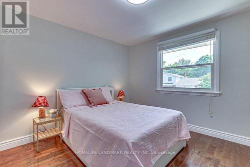 7 Meridene Crescent E, London, ON - Indoor Photo Showing Bedroom