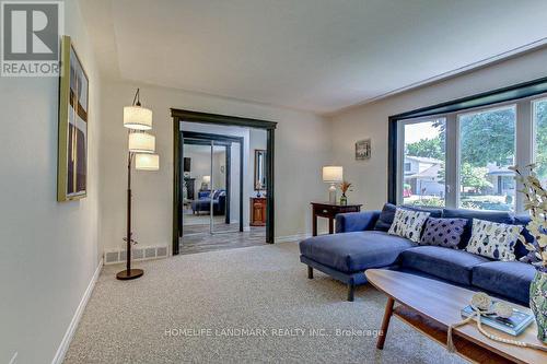 7 Meridene Crescent E, London, ON - Indoor Photo Showing Living Room