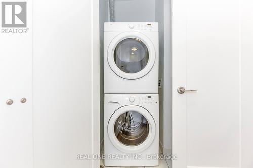 2805 - 56 Annie Craig Drive, Toronto, ON - Indoor Photo Showing Laundry Room