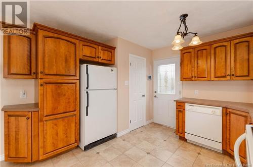 275 Cousteau, Dieppe, NB - Indoor Photo Showing Kitchen